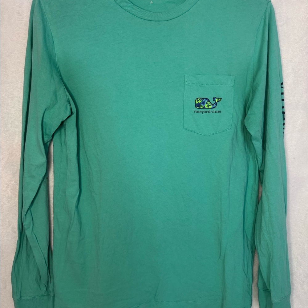 Vineyard Vines Boys Island Leafs Fill Whale Youth Large Pocket Long Sleeve